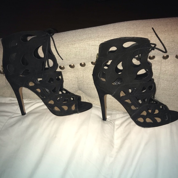 Aldo Size 8 black suede heels. Like new. - Picture 7 of 7